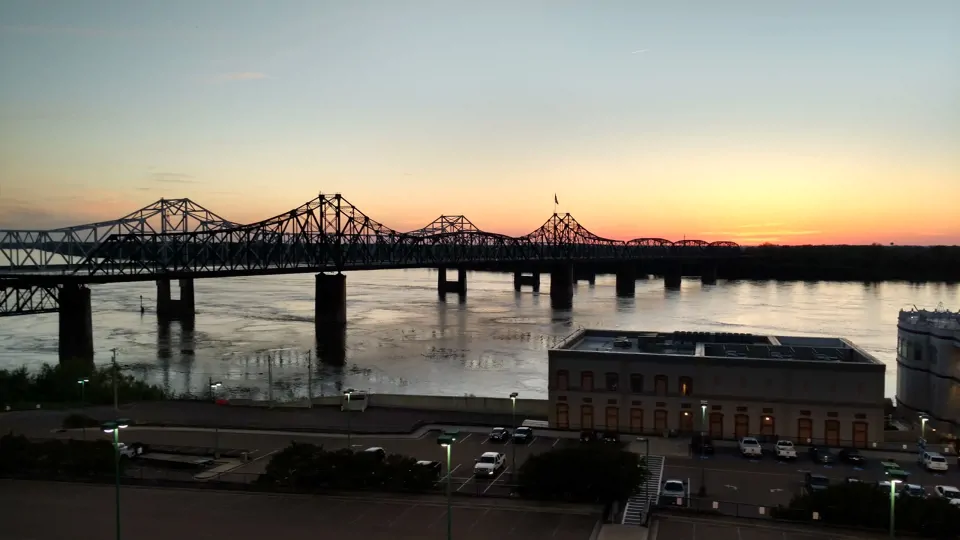 River sunset The Mississippi River at sunset