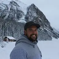 Nicolas D.