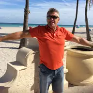 Denis L.