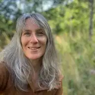 Lesley D.