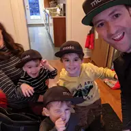 Simon R.