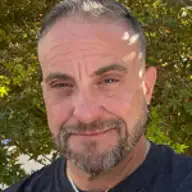 Nik H.
