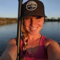 Lindsay G.