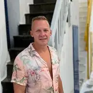 Simon V.