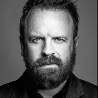 simon M.