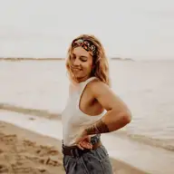Estelle L.
