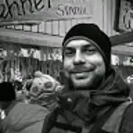 Lukas R.