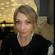 Lindsey G.