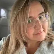 Isabelle F.