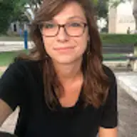Shayna G.