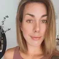 Isabelle B.