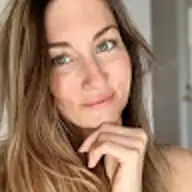 Robyn W.