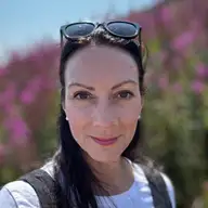 Lori R.