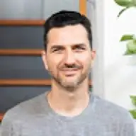 Stefan L.