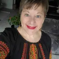 Kim R.