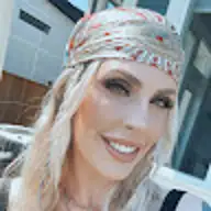 Kaitlan B.
