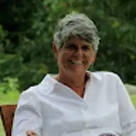 PJ M.