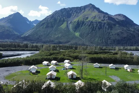 Howling Wolf Resort