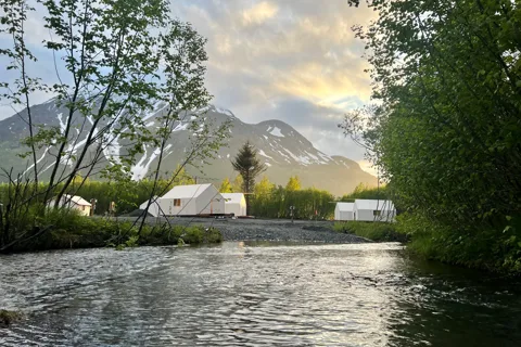 Howling Wolf Resort