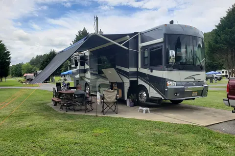 Rivers Edge Mountain RV Resort
