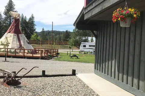 Gold Mountain RV Park and Tipi Rental in WA