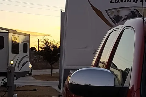 Palms of Paradise RV Park