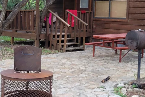 Neal's Lodges