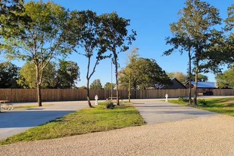 Waco Creekside Resort