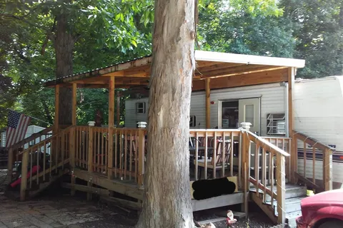 Charlarose Lake and Campground