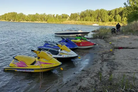 Sandy Point - Guernsey State Park