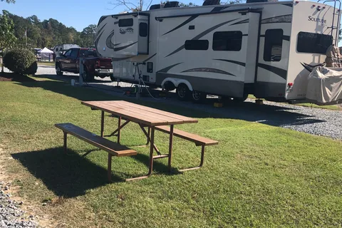 Raleigh Oaks RV and Cottage Resort