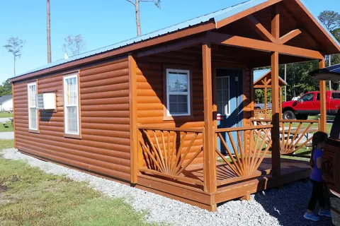 Raleigh Oaks RV and Cottage Resort