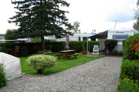 Domaine Parc Estrie | Camping VR et chalets Parkbridge