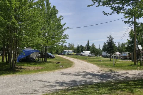 Domaine Parc Estrie | Camping VR et chalets Parkbridge