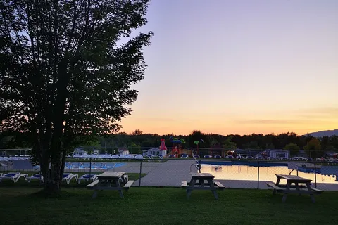 Domaine Parc Estrie | Camping VR et chalets Parkbridge
