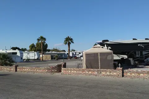 Caravan Oasis RV Resort
