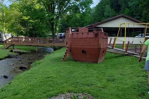 Whispering Winds Campground