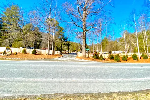 Land of Waterfalls RV Campground