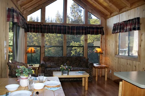 Yosemite Pines RV Resort and Family Lodging