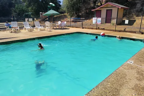 Yosemite Pines RV Resort and Family Lodging