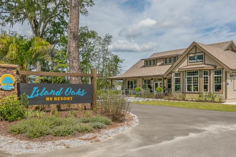 Island Oaks RV Resort