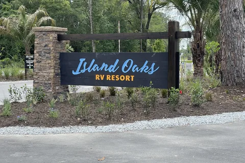 Island Oaks RV Resort