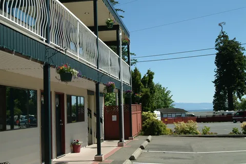 Paradise Sea Side Resort