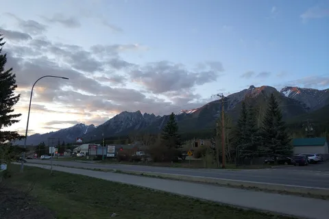 Rundle Mountain RV Park
