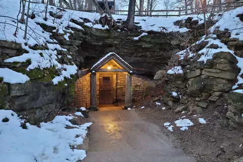 Eagle Cave Resort LLC