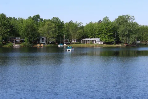 Claremar Twin Lakes Camping Resort