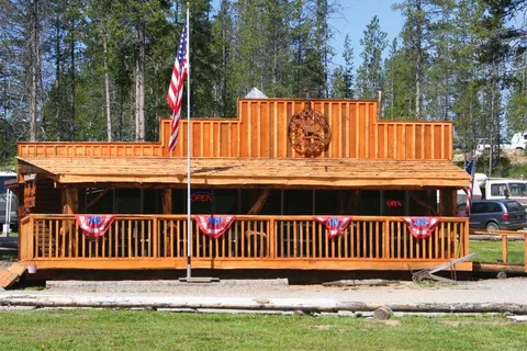 Stanley RV + Basecamp Lodge