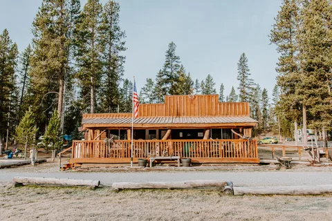 Stanley RV + Basecamp Lodge
