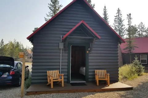 Yellowstone Cabins and RV Park