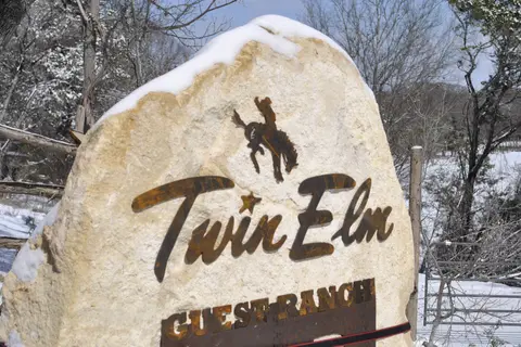 2E Twin Elm Guest Ranch